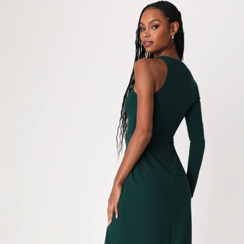emerald green long sleeved dress